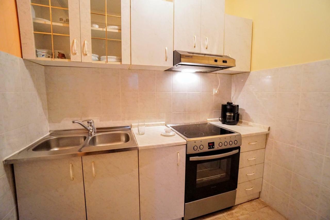 Apartments Branka Замбратия Екстериор снимка