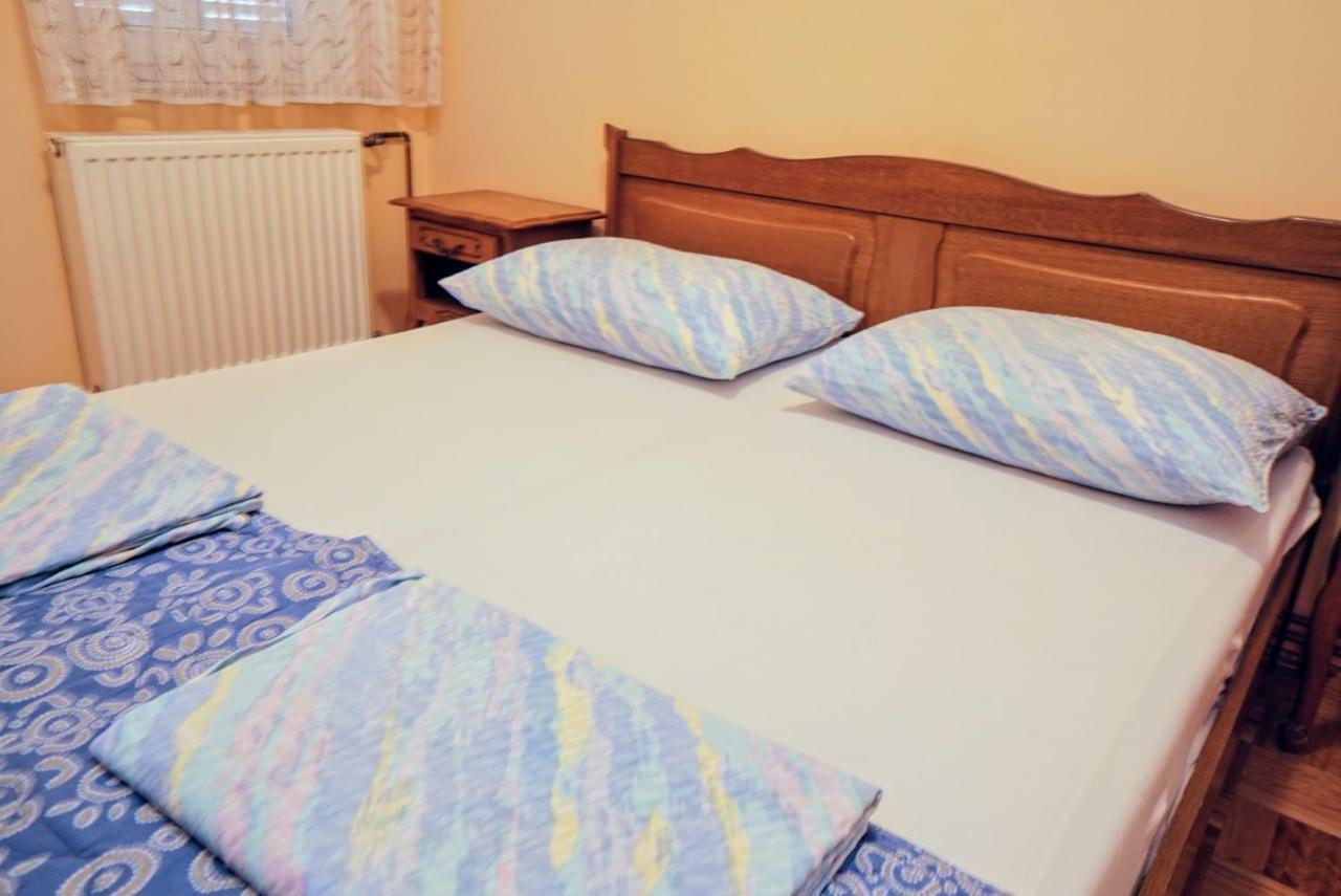 Apartments Branka Замбратия Екстериор снимка