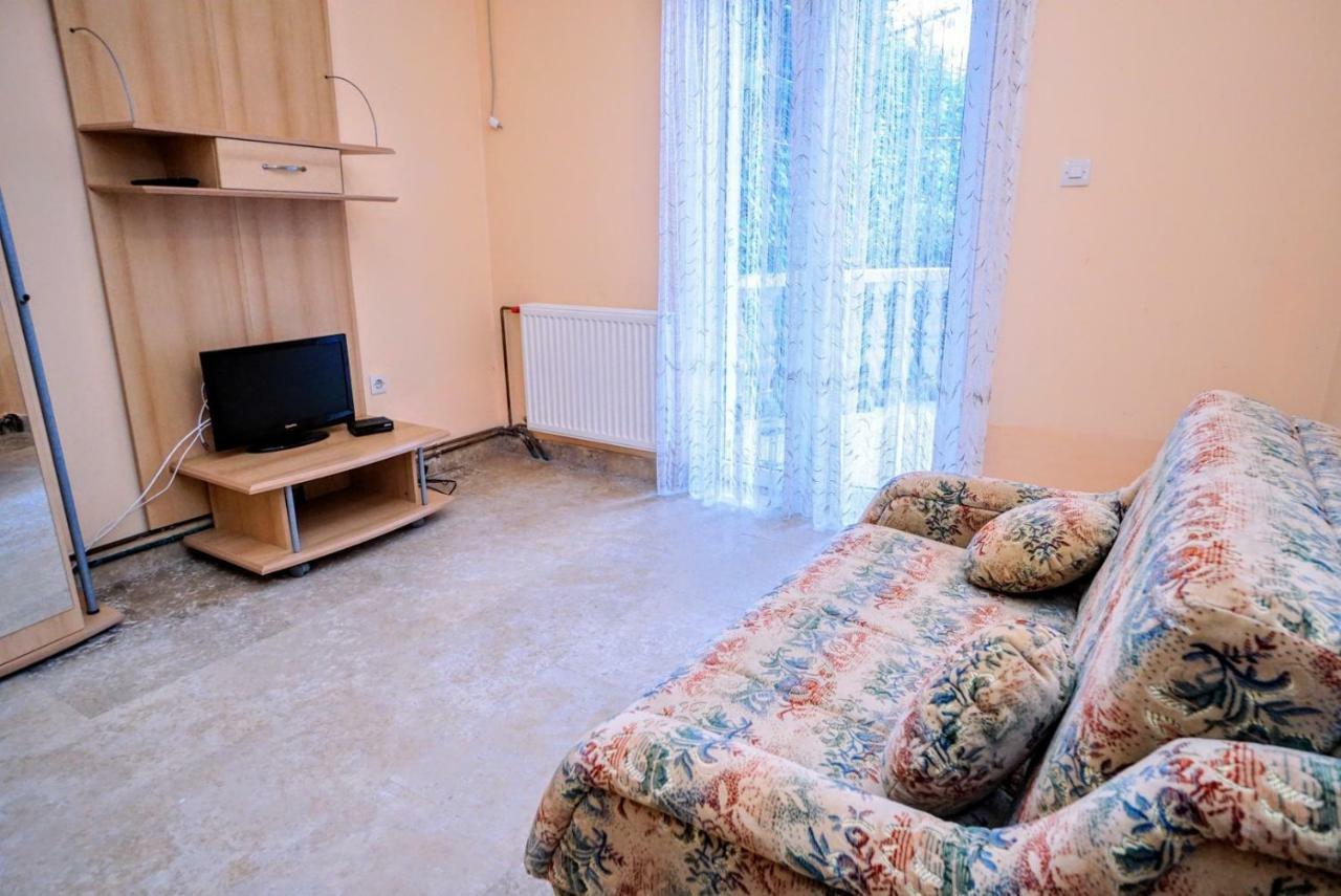 Apartments Branka Замбратия Екстериор снимка