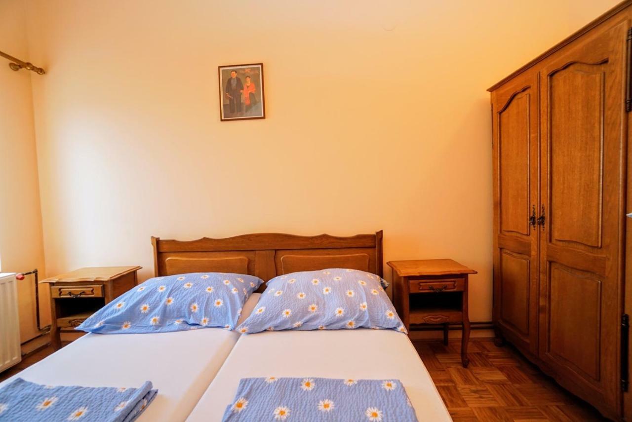 Apartments Branka Замбратия Екстериор снимка