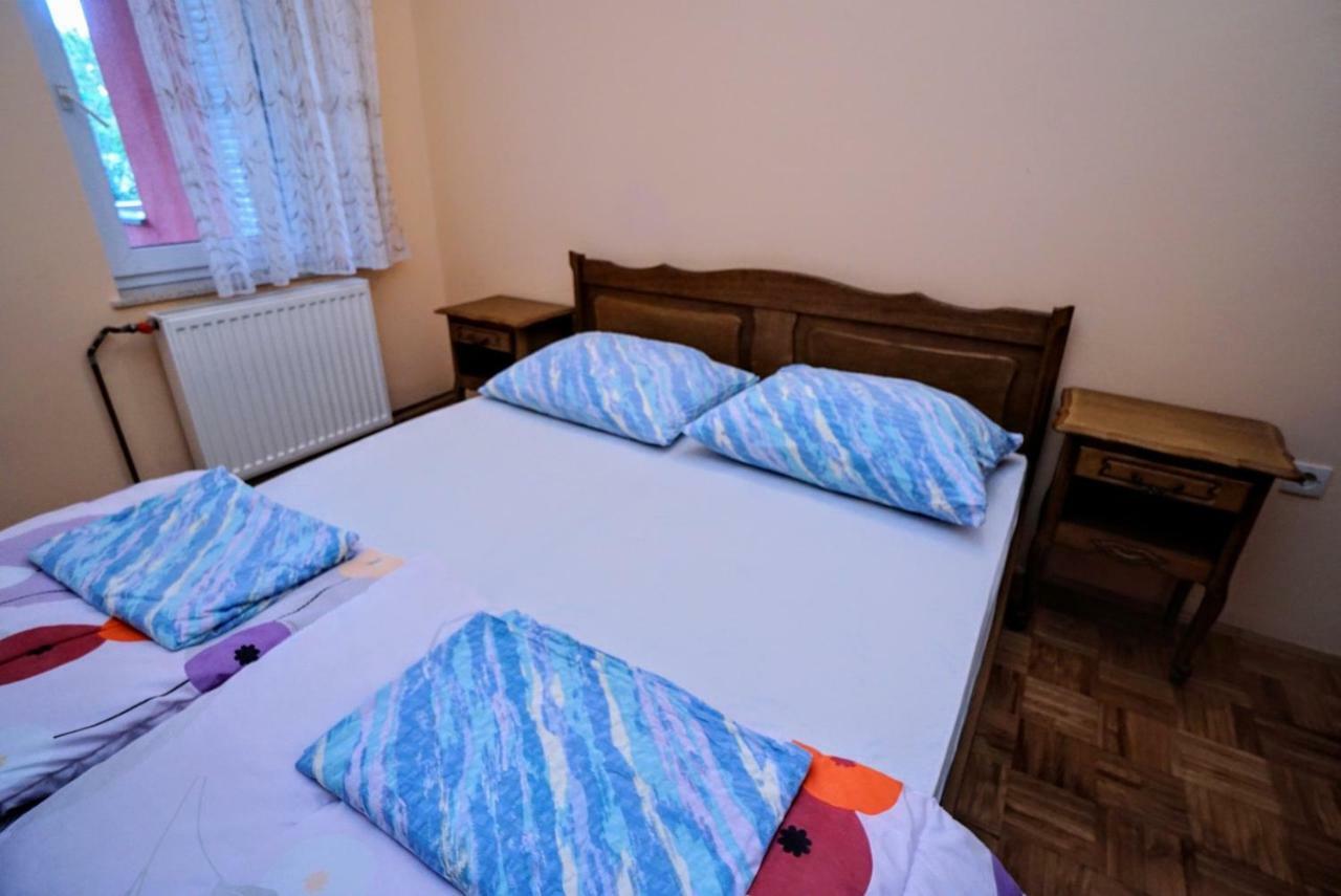 Apartments Branka Замбратия Екстериор снимка