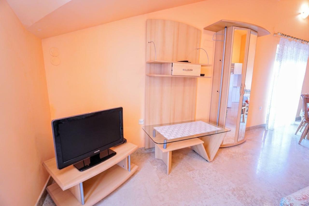 Apartments Branka Замбратия Екстериор снимка